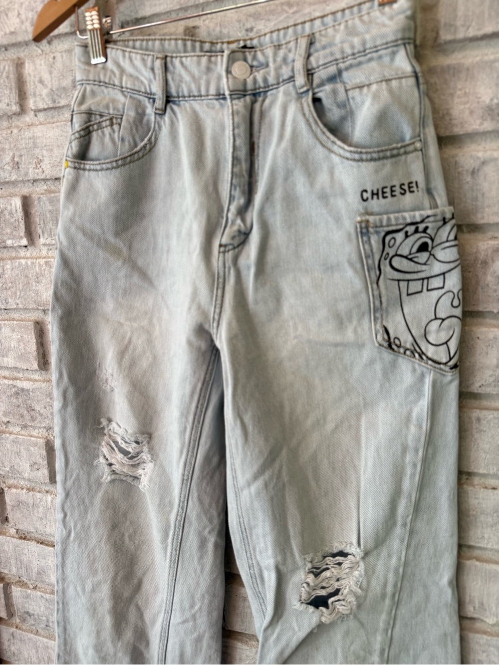 Only Jeans Light Wash Blue Boyfriend Jeans with Spongebob art
